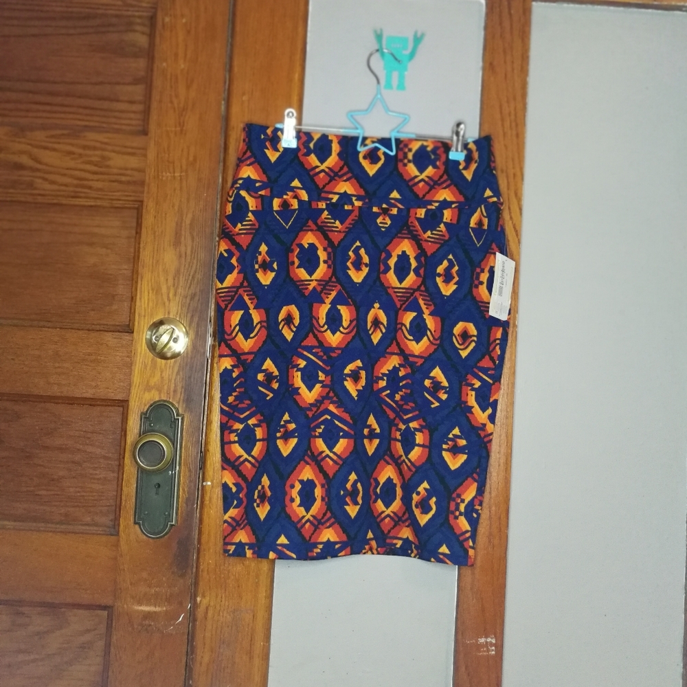 🐶Lularoe Cassie Flame Pattern Skirt
